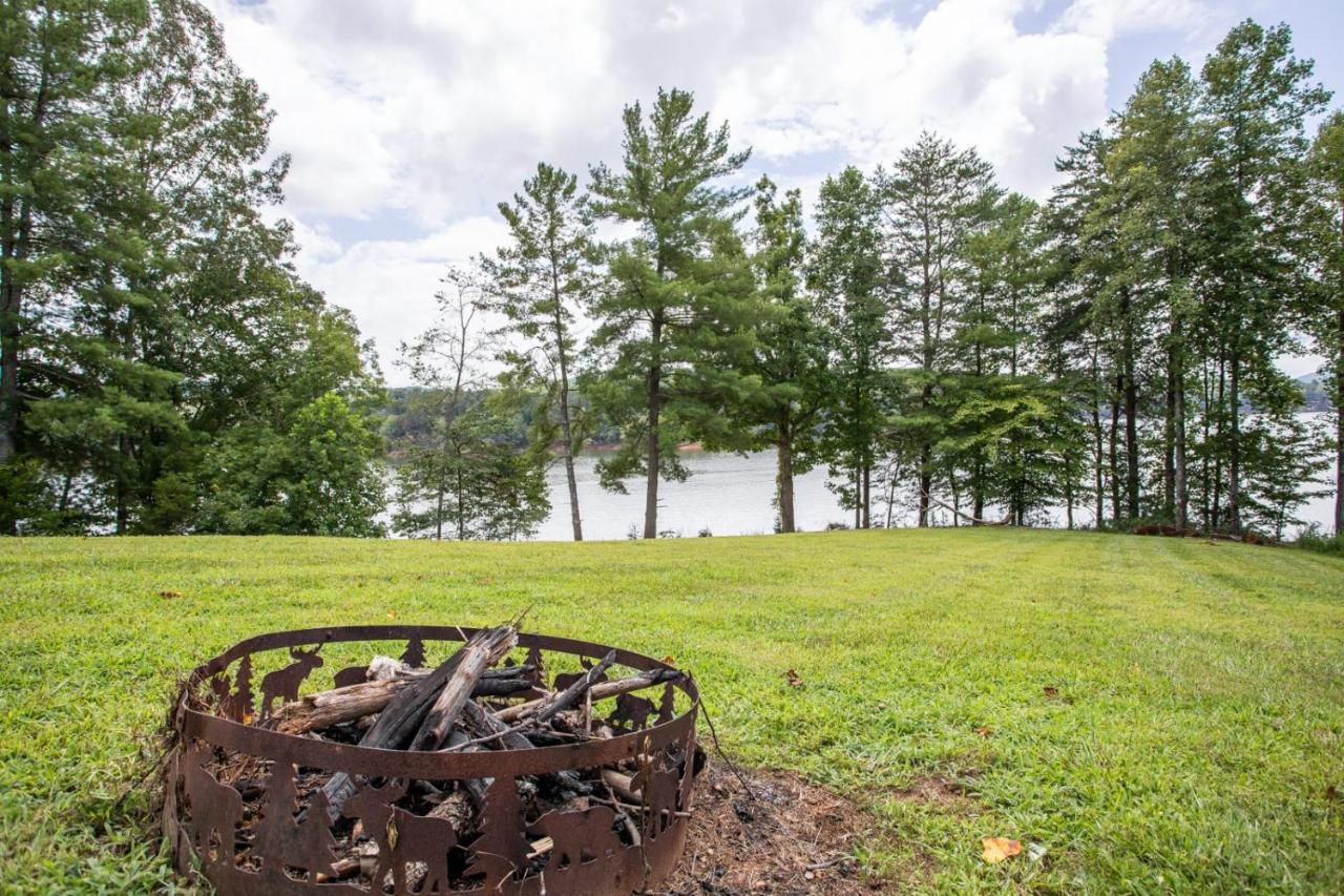 Malone Bay On Kerr Scott Lake Villa Wilkesboro Exterior photo